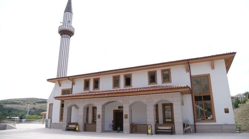 Pursaklar&rsquo;daki Şehitlik Camii İbadete A&ccedil;ıldı