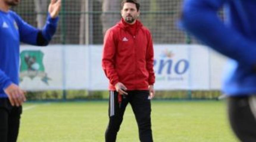 Erol Bulut, Forvet Hattına Takviye Bekliyor