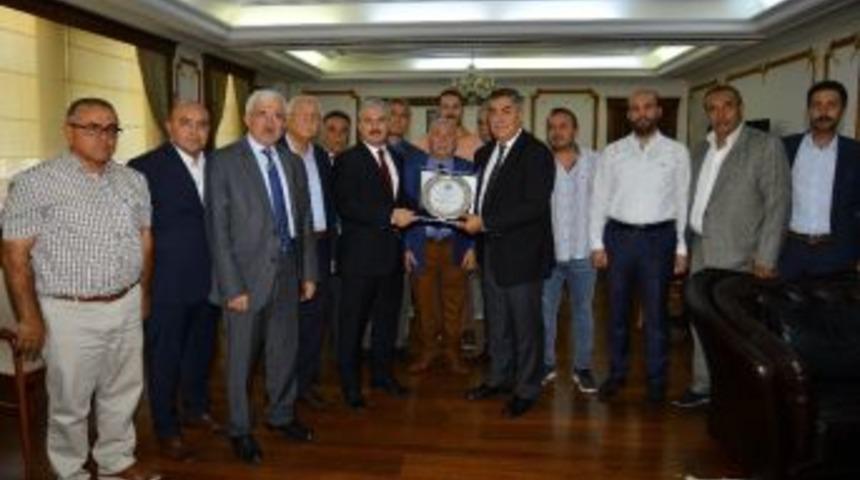 Vali Akın, "osb&rsquo;nin Geliştirilmesi İ&ccedil;in &Ccedil;alışmalar Y&uuml;r&uuml;t&uuml;yoruz"