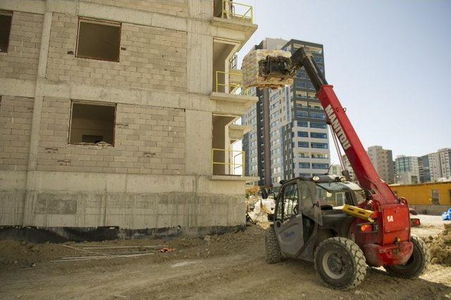 (özel Haber) Ankara’da İnşaat Firmasından Dolar Bozduran Müteahhitlere Bedava Hizmet