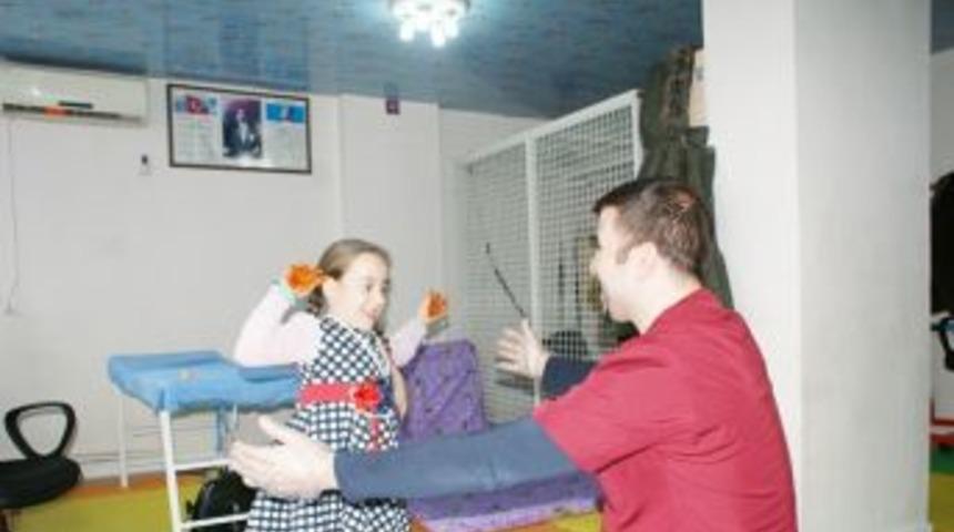 Doktorlar Y&uuml;r&uuml;yemez Dediği &Ccedil;ocuk Y&uuml;r&uuml;d&uuml;