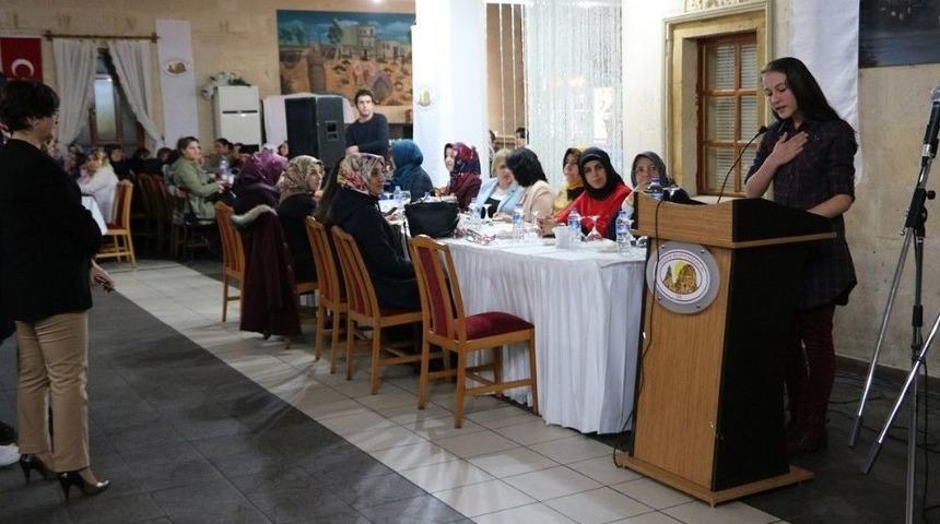 U&ccedil;hisar&rsquo;da Kadınlar G&uuml;n&uuml; Kutlamaları