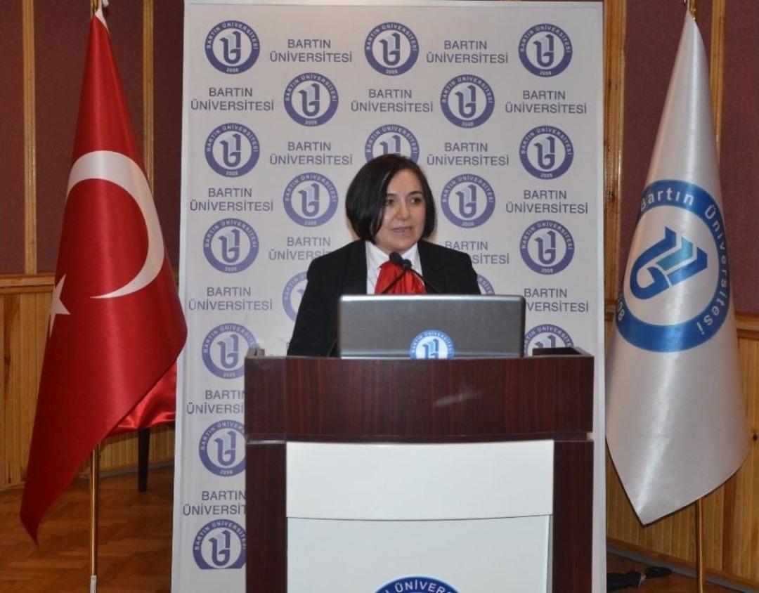 Tarihsel, Psikolojik Ve Mek&acirc;nsal Boyutlarıyla Toplumsal Cinsiyet Paneli D&uuml;zenlendi.