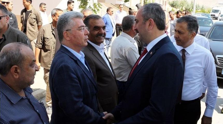 Adalet Bakanı Abdulahamit G&uuml;l Nizip&rsquo;te