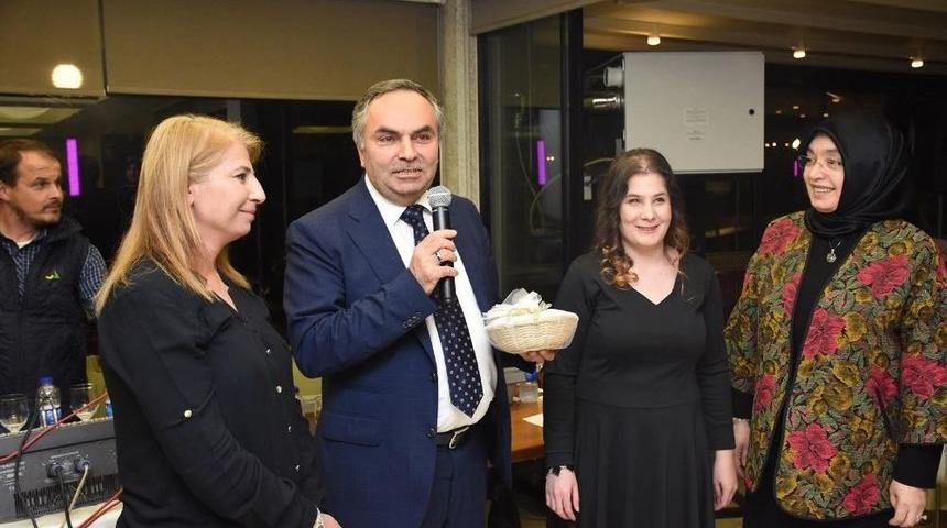 D&uuml;zce Belediyesi Kadın Personel Yemekte Buluştu