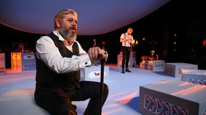 Yarışmada Birinci Olan &rsquo;davet&rsquo; Adlı Eser Tiyatroseverlerle Buluştu