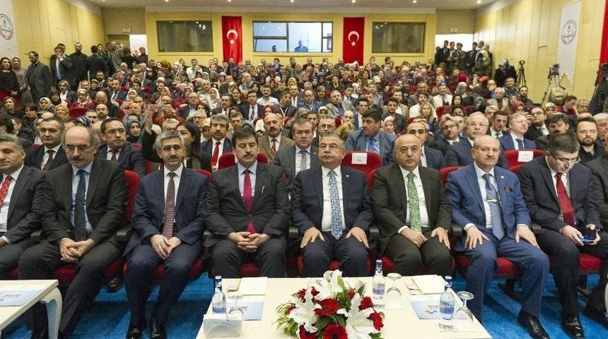 Milli Eğitim Bakanı Yılmaz &lsquo;ulusal Eğitim Araştırmaları &Ouml;ğretmenler Sempozyumu&rsquo;na Katıldı
