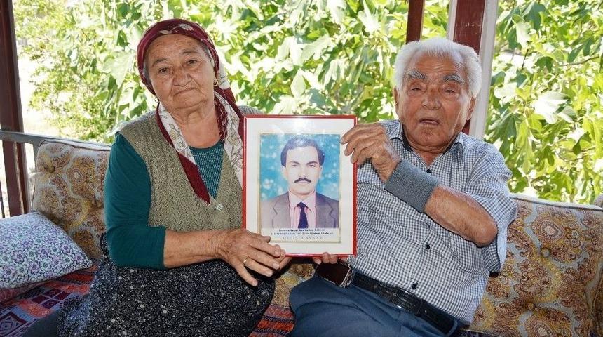 Şehit Anne Ve Babasının 24 Yıl Sonra Buruk Mutluluğu