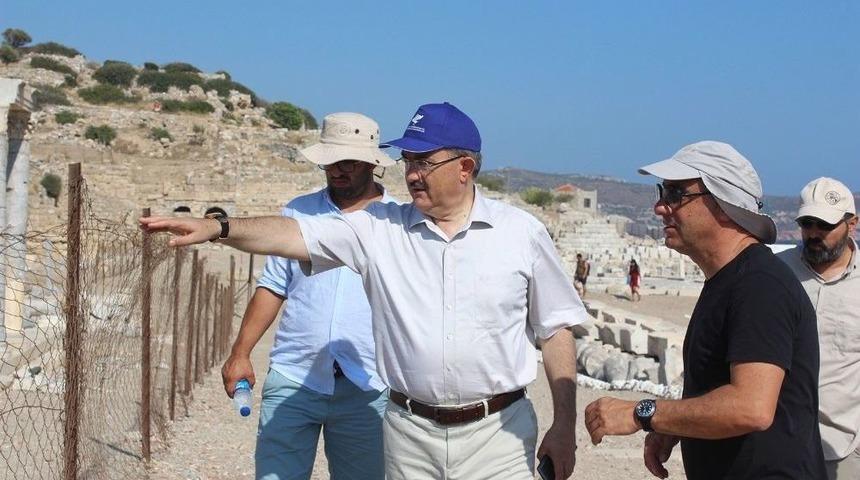 Rektör Şahin Knidos’ta Çalışmaları İnceledi
