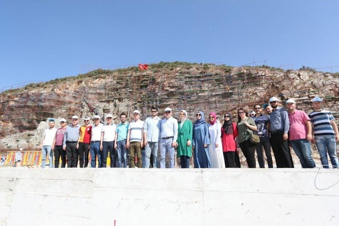 Başkan G&uuml;rlesin Pamukkale Belediyesi Kent Konseyi &Uuml;yelerine Projeleri Tanıttı