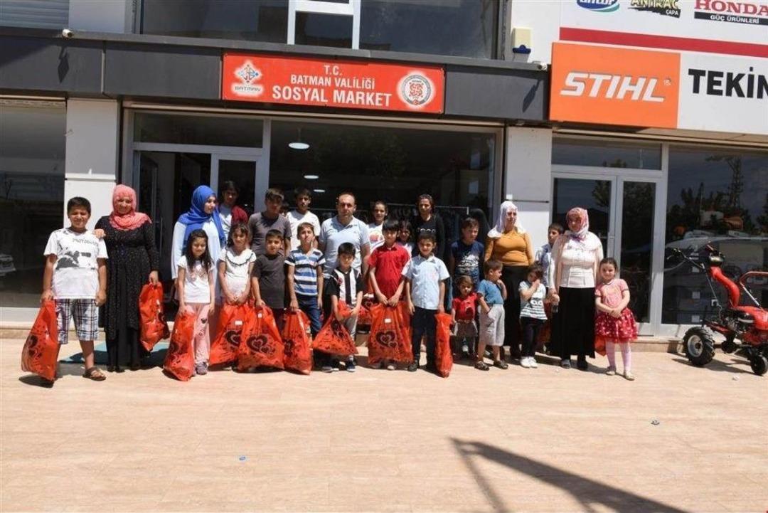 Vali Deniz&rsquo;den Şehit Ve Gazi &Ccedil;ocuklarına Bayramlık Kıyafet