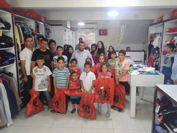 Vali Deniz’den Şehit Ve Gazi Çocuklarına Bayramlık Kıyafet G3
