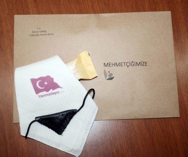 Öğrenciler Mehmetçiğe Mektup Yazdı, Cevşen Gönderdi G4