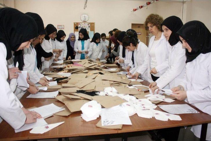 Öğrenciler Mehmetçiğe Mektup Yazdı, Cevşen Gönderdi G5