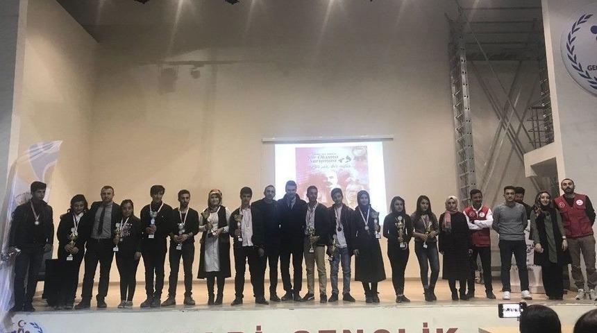 Hakkari&rsquo;de Gen&ccedil;ler Arası Şiir Okuma Yarışması