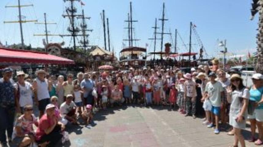 Özel Çocukların Tekne Turu Keyfi