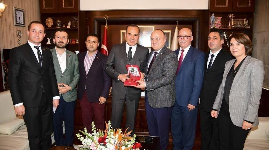 Sözlü: "yeşilay’ın Varlığı Türk Milletinin Sağlığı İçin Önemli"