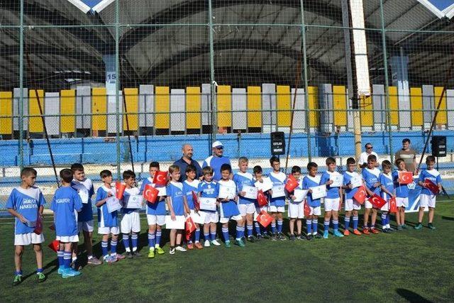 Bigaspor Yaz Futbol Okulu Törenle Kapandı