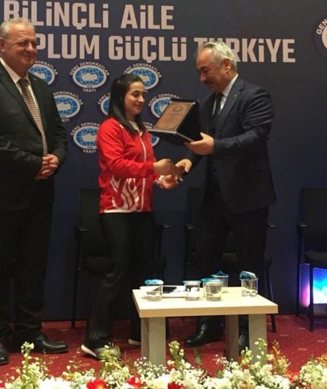 Milli Halterciden Başkan Alıcık’a Teşekkür