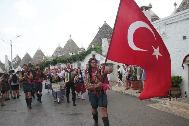 Halk Dansları Topluluğu’na En İyi Grup Ödülü