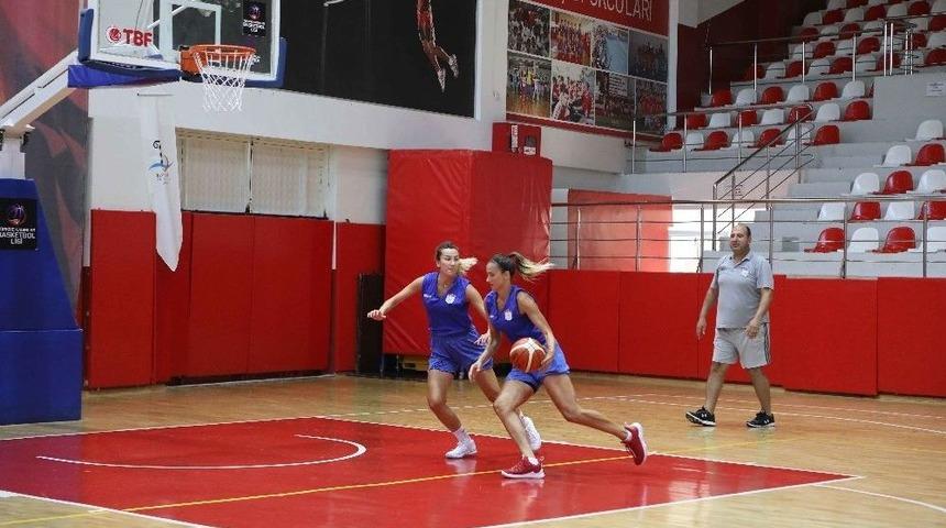 “bayraklı’nın Perileri” Yeni Sezona Hazırlanıyor