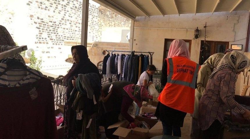 Belediyeden Kıyafet Dağıtımı S&uuml;r&uuml;yor