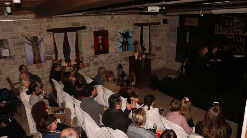 Kuşadası&rsquo;nda &rsquo;d&ouml;rt El Piyano&rsquo; Konseri