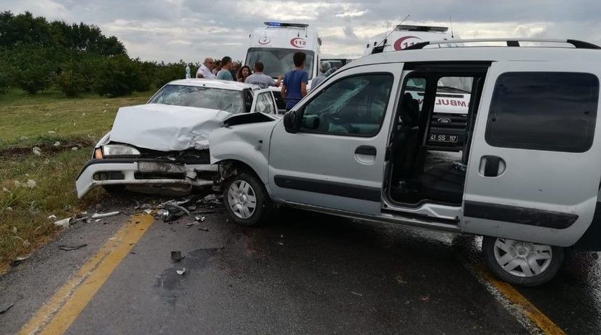 Aşıya Giden Veterinerler Kaza Ge&ccedil;irdi: 7 Yaralı