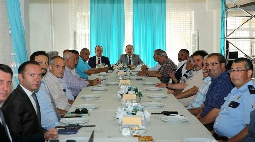 Vali Pehlivan Mahalle Muhtarlarıyla &ldquo;huzur Ve G&uuml;venlik&rdquo; Toplantısı Ger&ccedil;ekleştirdi