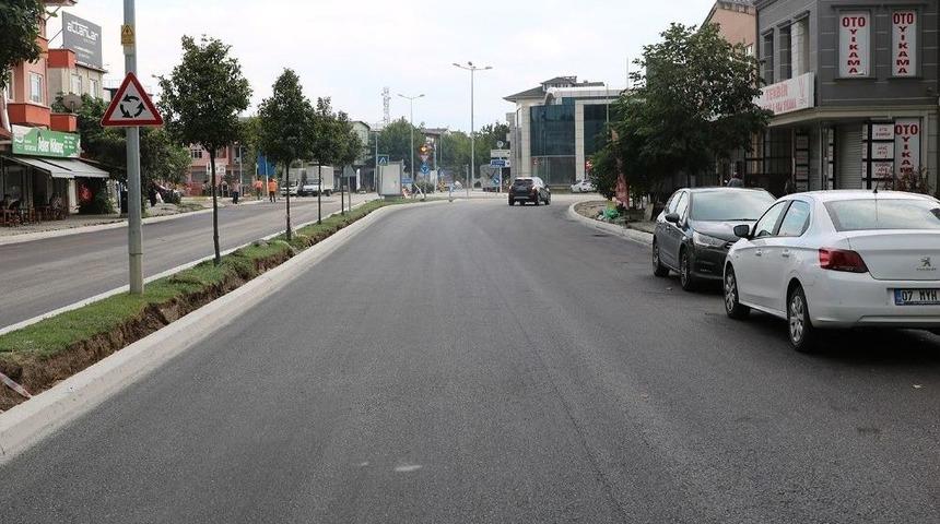 Sanayi Caddesi Asfaltla Buluştu