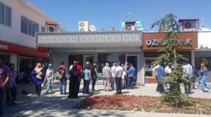 Kırşehirliler, D&ouml;viz B&uuml;rolarına Akın Etti