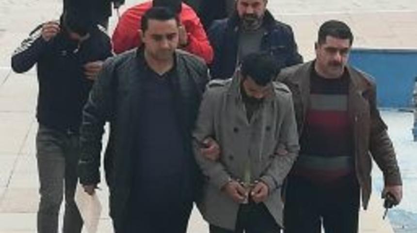 Güvenlik Kameralarını İzleyen Polis Hırsızları Yakaladı