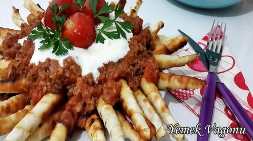 Kıyma Soslu Yufka Kızartması