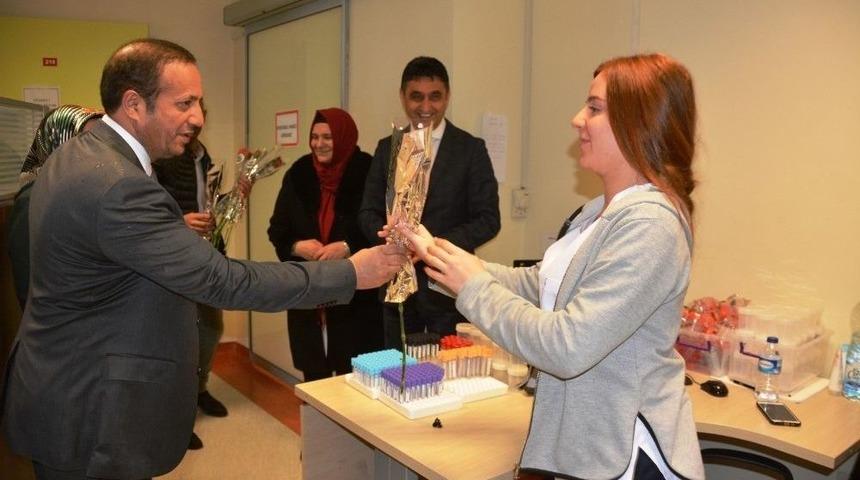 Başkan Toltar, 8 Mart&rsquo;ta İl&ccedil;ede &Ccedil;alışan Kadınları Ziyaret Etti