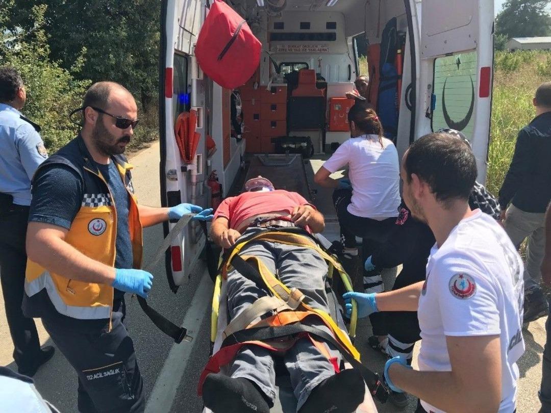 Devrilen Hafriyat Kamyonunda Bulunan S&uuml;r&uuml;c&uuml; Yaralı Kurtuldu