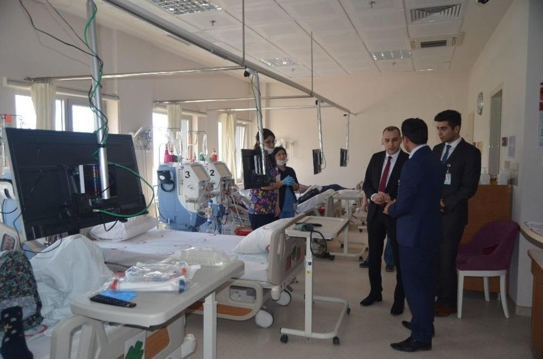 Kaymakam Pamuk&rsquo;tan Devlet Hastanesine Ziyaret