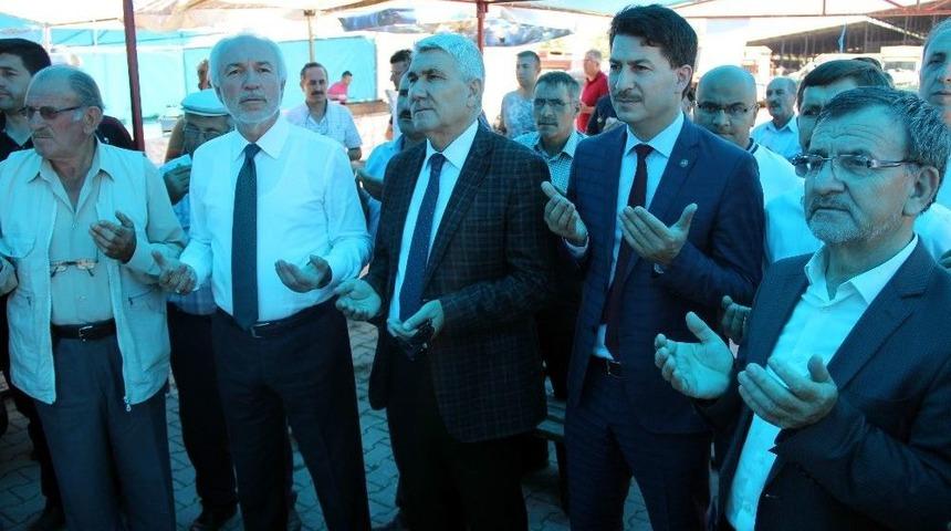 Canlı Hayvan Pazarı T&ouml;renle A&ccedil;ıldı