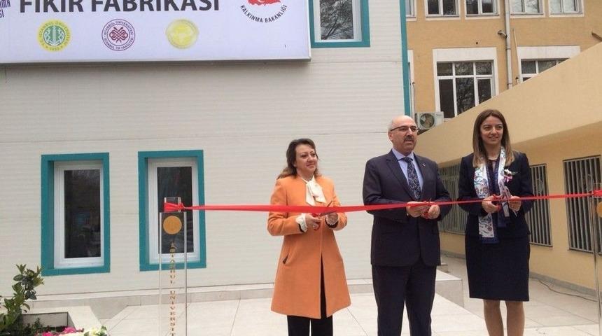 İstanbul &Uuml;niversitesi Tetlab Fikir Fabrikası T&ouml;renle A&ccedil;ıldı