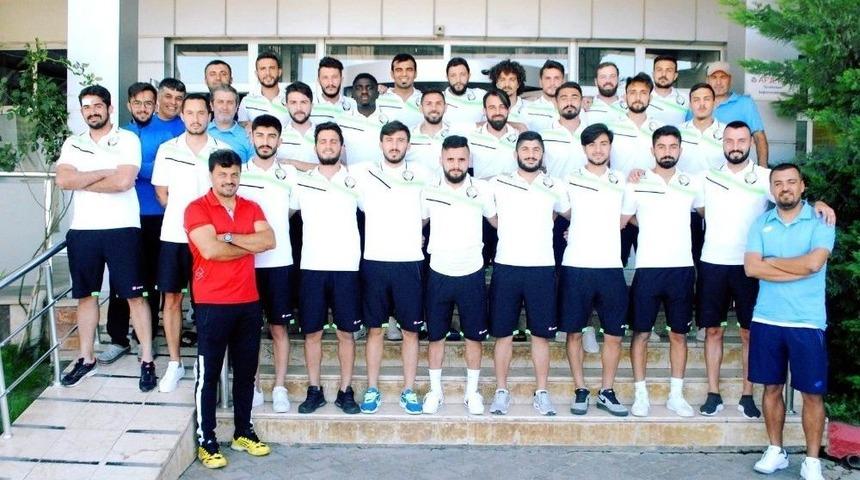 Salihli Belediyespor, Karşıyaka&rsquo;yı 2 Golle Ge&ccedil;ti