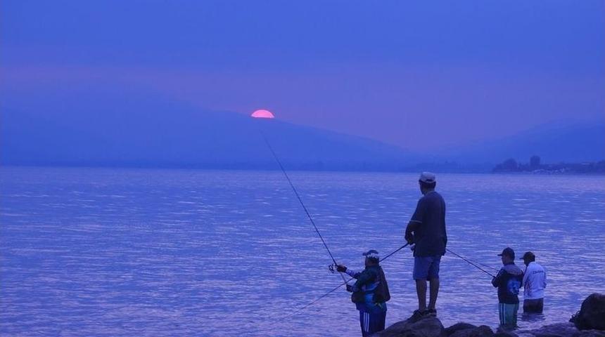 İznik Gölünde Balık Tutmak İçin Yarıştılar