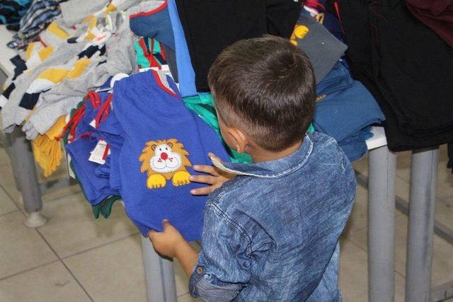 Silvan’da 86 Çocuğa Giysi Yardımı Yapıldı