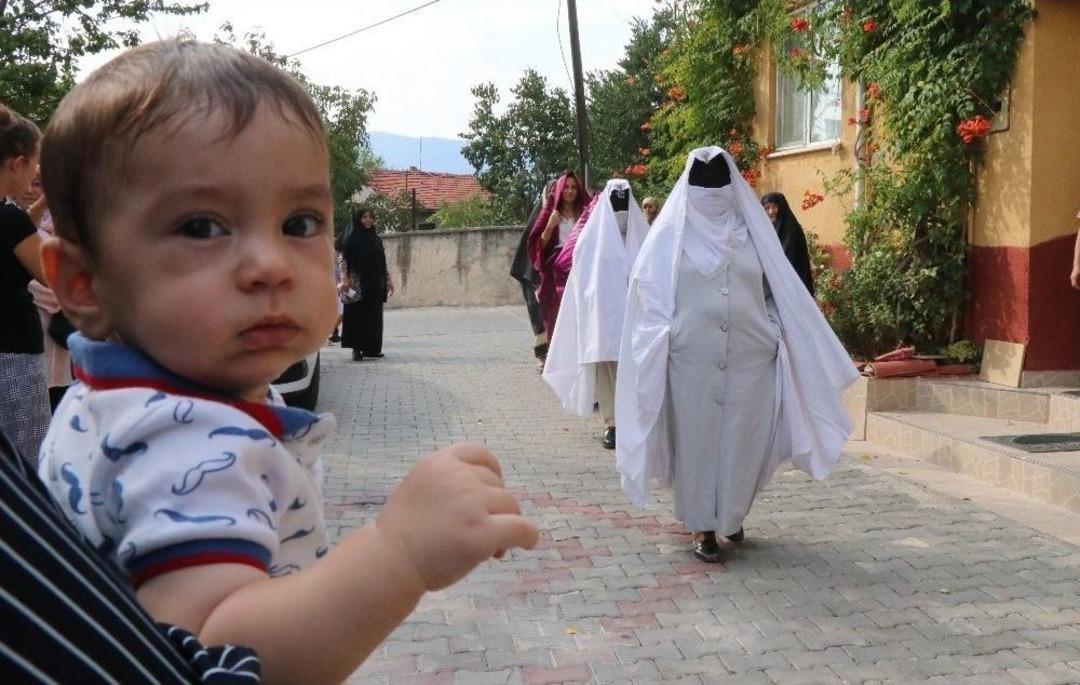 Unutulmaya Y&uuml;z Tutan Gelenekleri Gen&ccedil;ler Yeniden Hayata Ge&ccedil;irdi