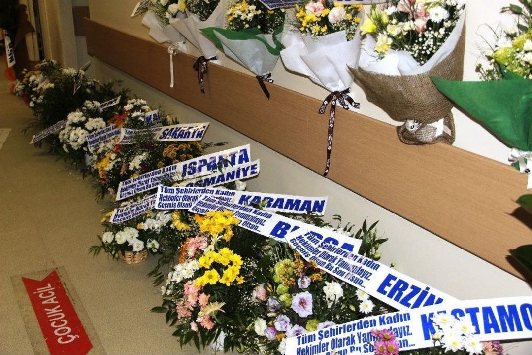 D&uuml;nyanın Her Yerinden Şanlıurfa&rsquo;ya &Ccedil;i&ccedil;ek Yağdı