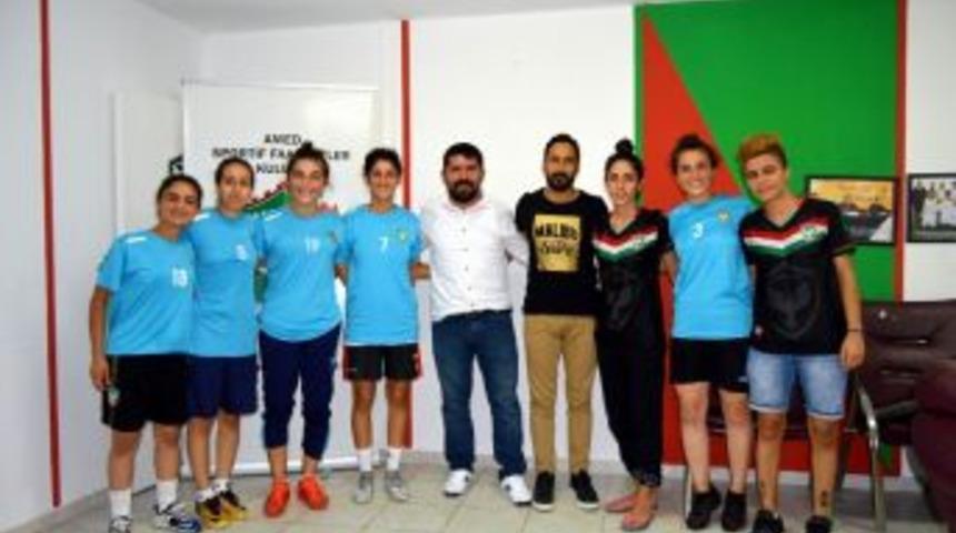 Amed Sportif Kadın Futbol Takımı&rsquo;nda 6 İmza