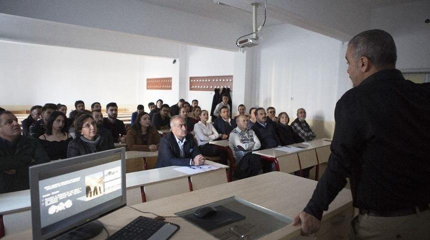 Rekt&ouml;r &Ccedil;omaklı: &ldquo;karaz İnsanlık Tarihine Işık Tutacak&rdquo;