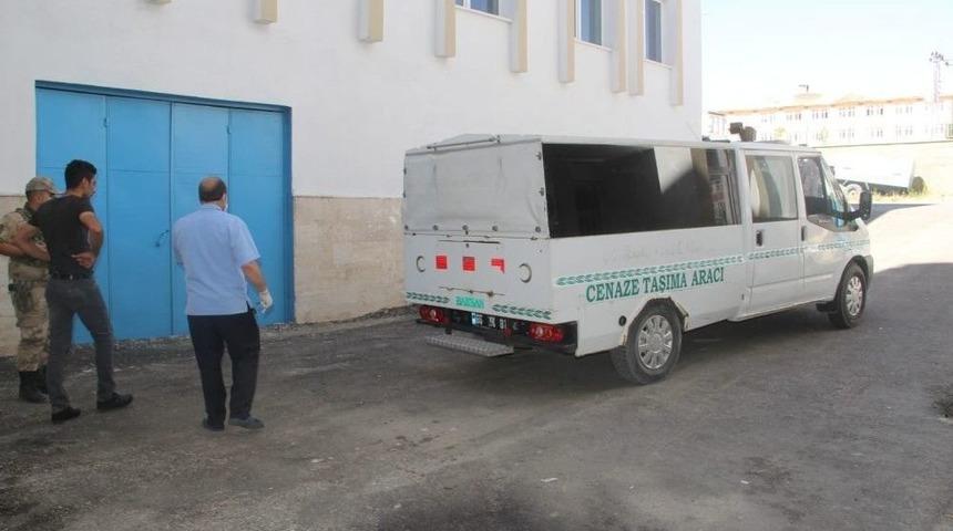 Başkale&rsquo;de Yarı G&ouml;m&uuml;l&uuml; Ceset Bulundu