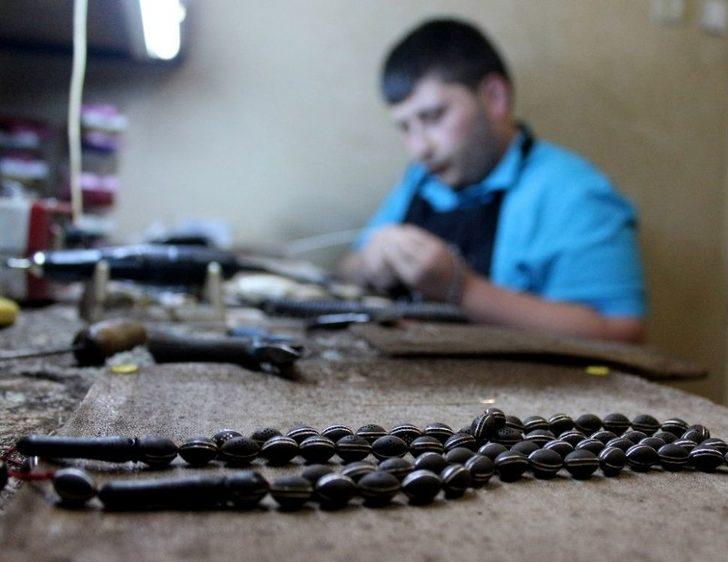 Oltu Taşına Hayat Veren Eller G4