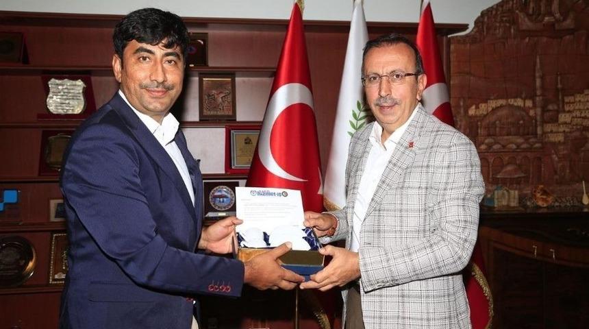 Hizmet İş Sendikasından Seçen’e Teşekkür Ziyareti