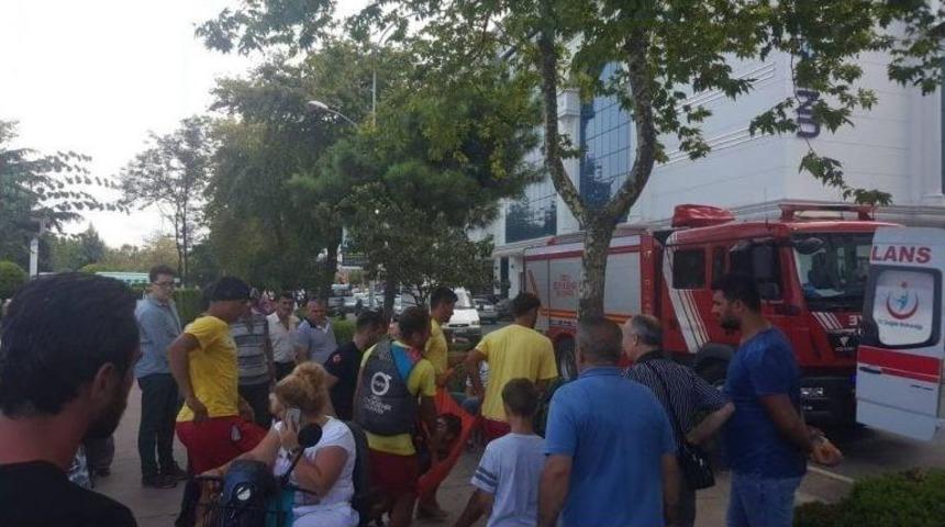 Sevgilisine Kızan Genç Denize Atladı