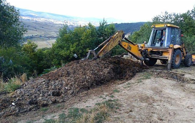 Evrim’in Kaybolduğu Çadırın Çevresindeki Gübrelik Kepçe İle Kazılarak Arandı